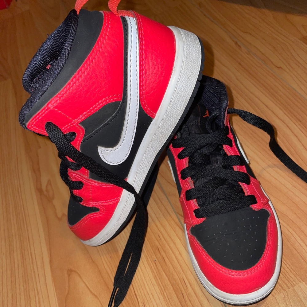 Nike Air Jordan 1 Mid Top Mids